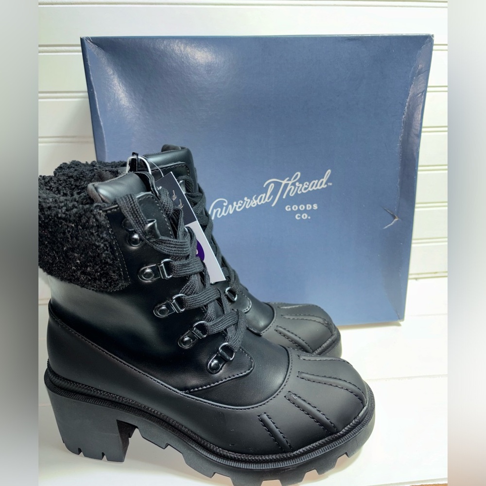 Universal Thread Combat Boots insulated Faux Sherpa Duck Toe Black Cheyenne